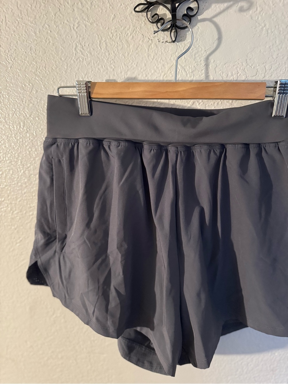LSKD SHORTS - Picture 3 of 5